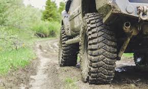 What are the advantages of using different wheel sizes for various terrains?