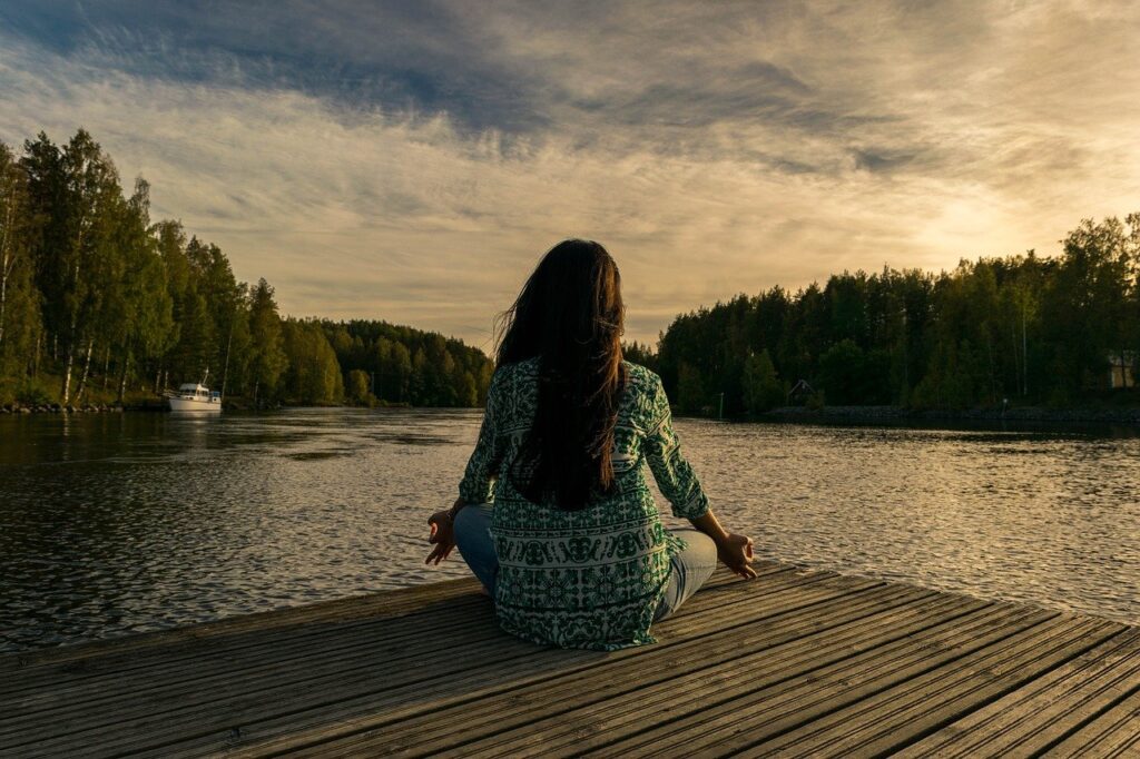  How can one cultivate calmness in stressful situations?